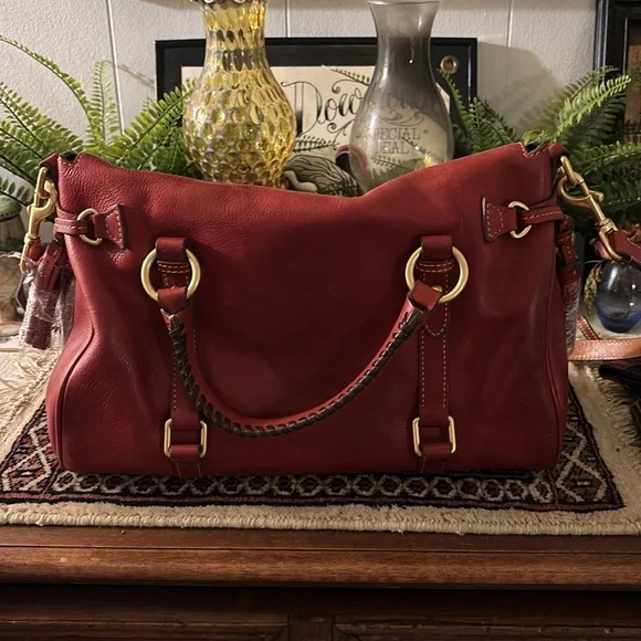 Dooney and Bourke large red Florentine leather tote bag - Picture 2 of 10